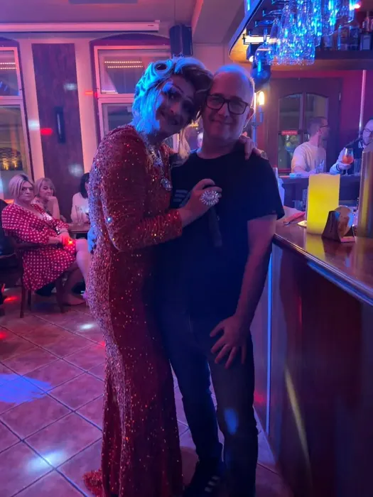 Wieczór travestii przy barze